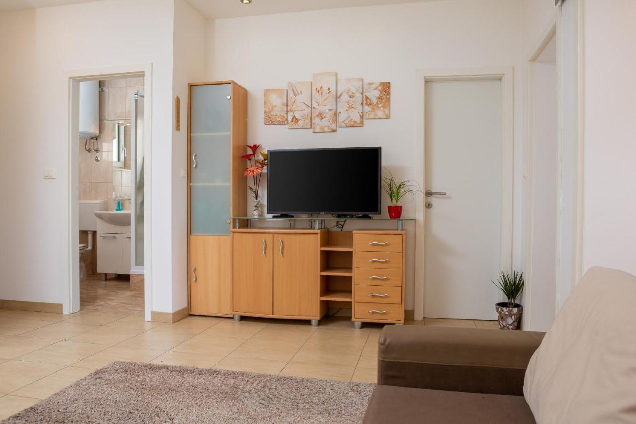 אומיס Adriatic Beach Suites מראה חיצוני תמונה