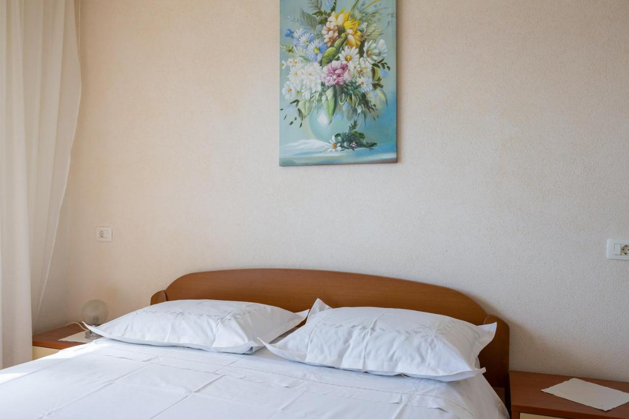 אומיס Adriatic Beach Suites מראה חיצוני תמונה